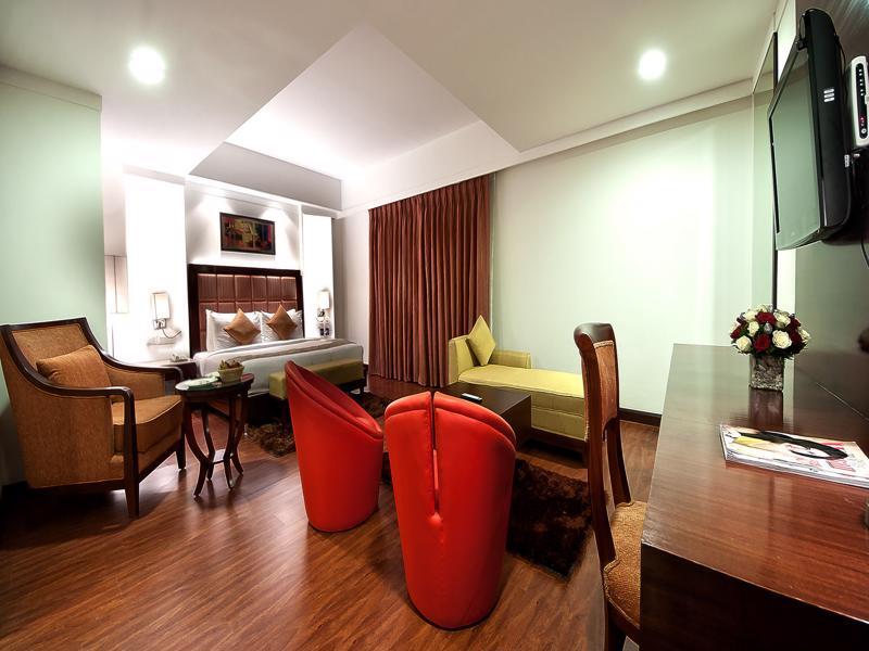 The Golden Plaza Hotel Panchkula Luaran gambar